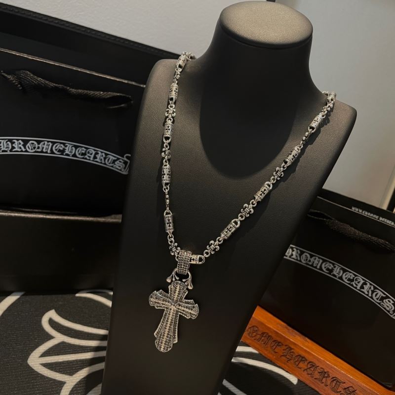 Ch*0me He**ts necklaces